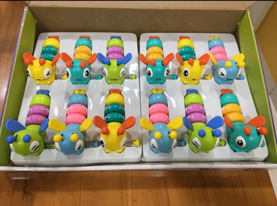 Kidoyz Wiggle Wings Caterpillar | Wiggling winged caterpillar toy | Pack of 1 | Color As Per Stock — view 4