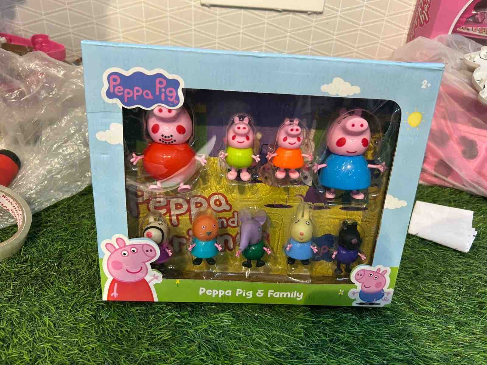 Peppa Pig Figure Set of 9 Pieces | Pretend Play Toy Set with Peppa, George, Mummy Pig, Daddy Pig & Friends | Poseable Family & Friends Action Figures for Kids, Boys & Girls — view 2