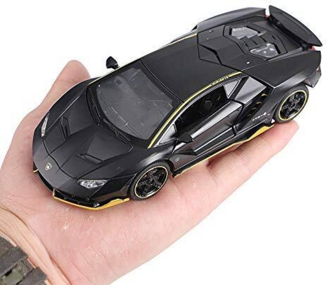 Die Cast Lamborghini 1:32 Scale Metal Body Alloy Toy Car with Light and Sound  (Multicolor, Pack of: 1)