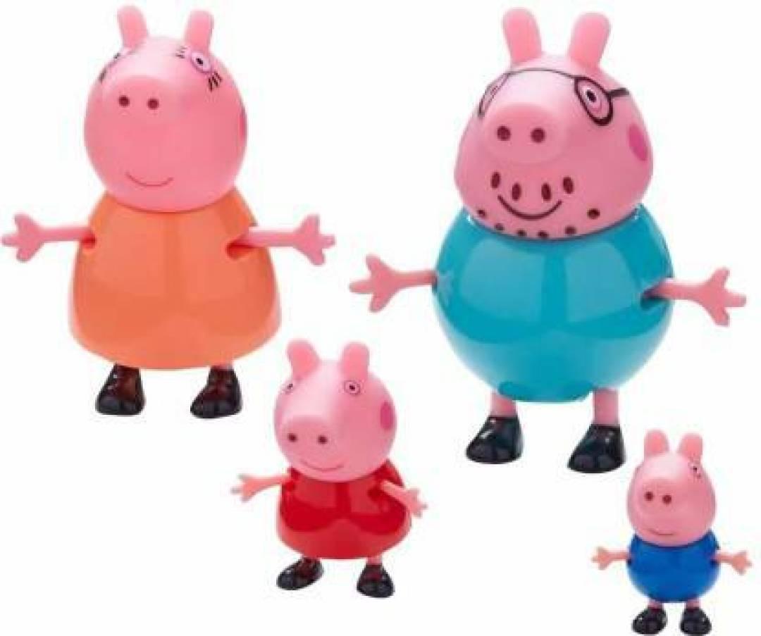 Peppa Pig Family Pack with Peppa Pig George Pig Mamma Pig and Daddy Pig Figures