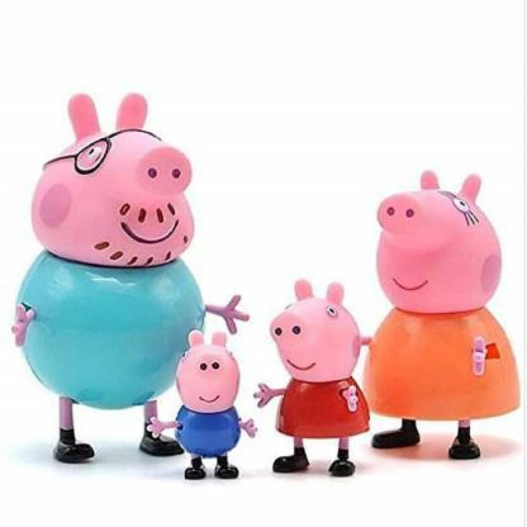 Peppa Pig Family Pack with Peppa Pig George Pig Mamma Pig and Daddy Pig Figures