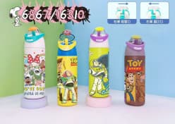 Toy Story Water Bottle for Kids | 670 ml | Color as per Stock dispatched | Pack of 1 Pc